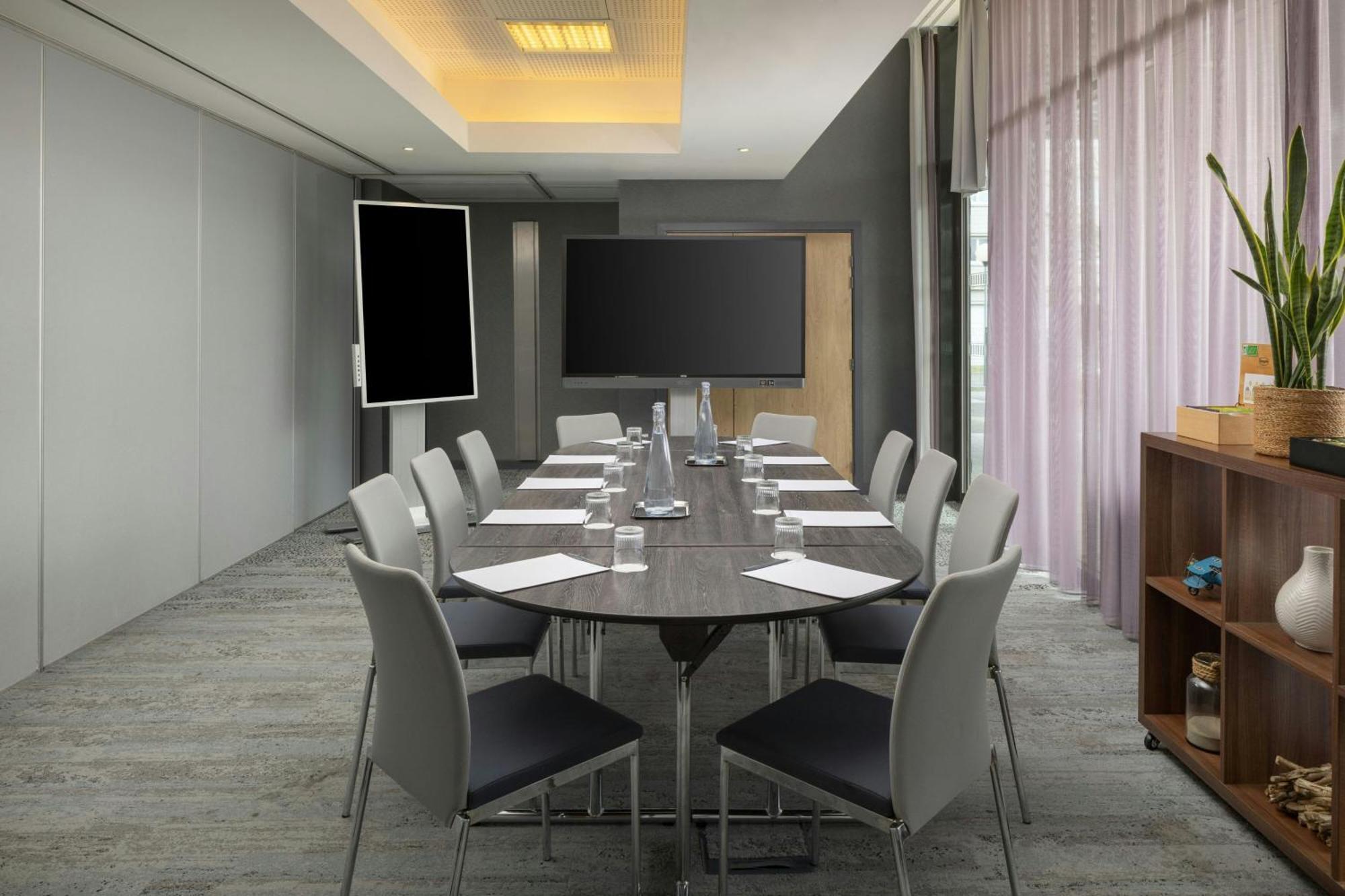 מלון Courtyard By Marriott Toulouse Airport מראה חיצוני תמונה